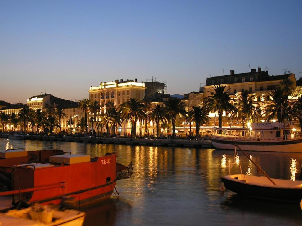 Apartment Paola With Free Private Parking Place Split Exterior photo