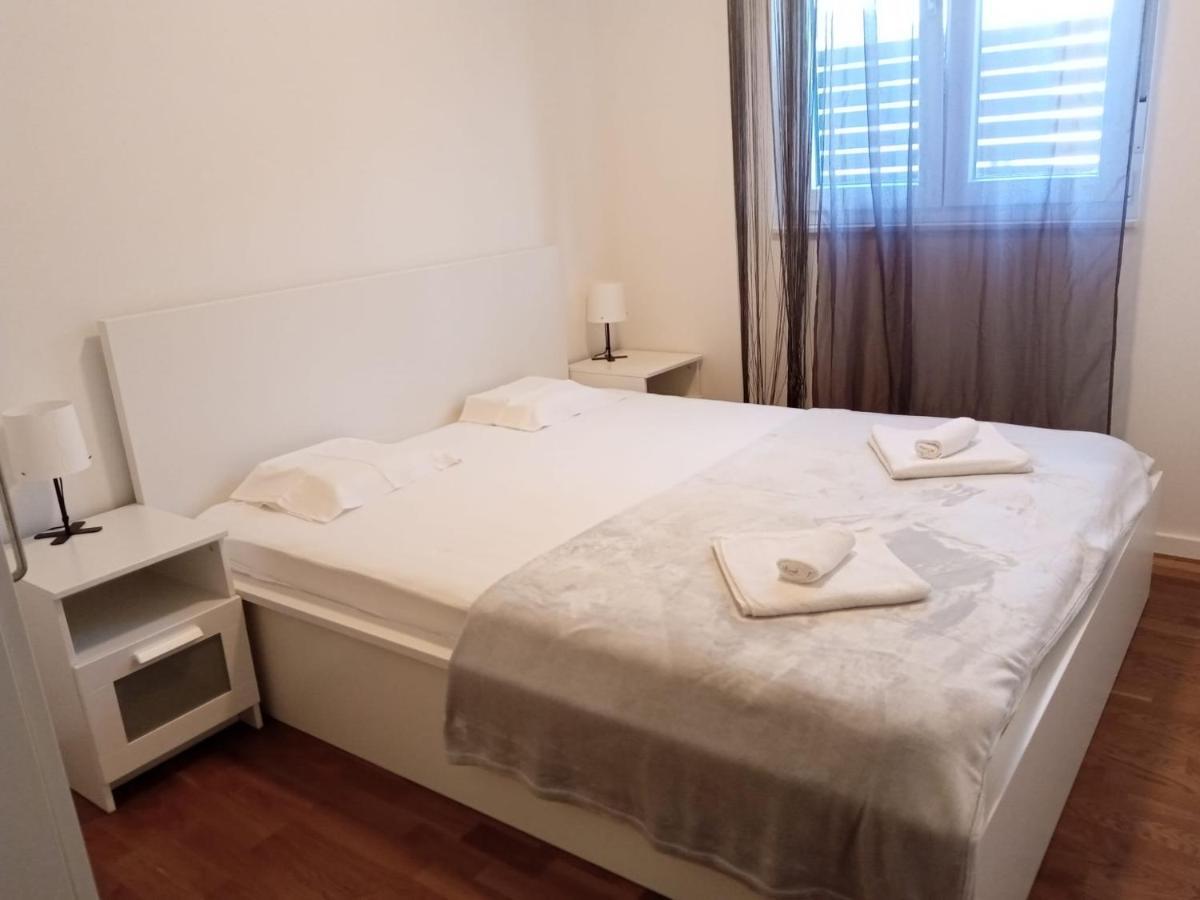 Apartment Paola With Free Private Parking Place Split Exterior photo