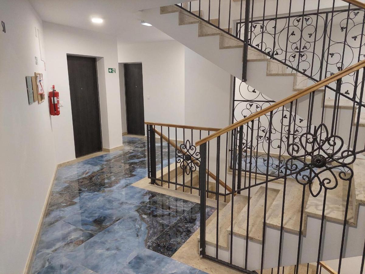 Apartment Paola With Free Private Parking Place Split Exterior photo