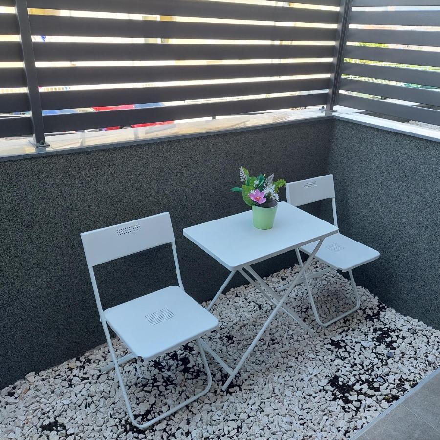 Apartment Paola With Free Private Parking Place Split Exterior photo